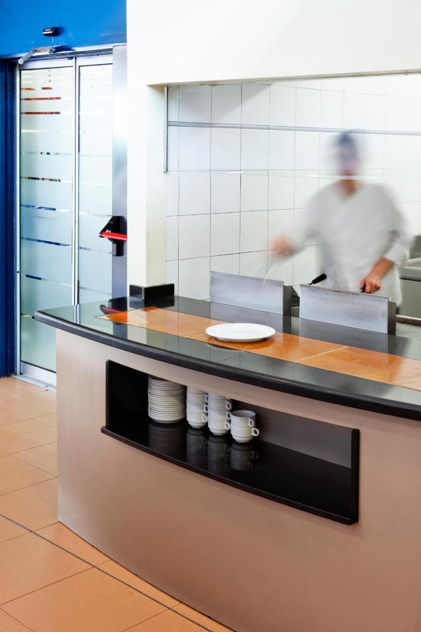 Appartamento Residencia Universitaria Sarrià Barcellona Esterno foto